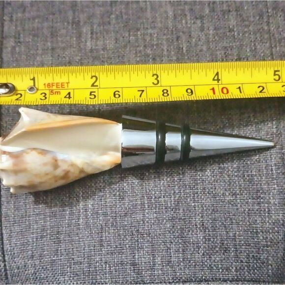 Seashell Wine Bottle Stoppers. Beautiful Accent For Any Bar. New w Box - Picture 3 of 6